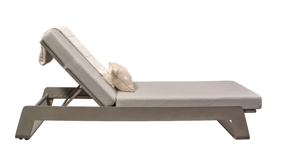 Larkspur Chaise Lounge